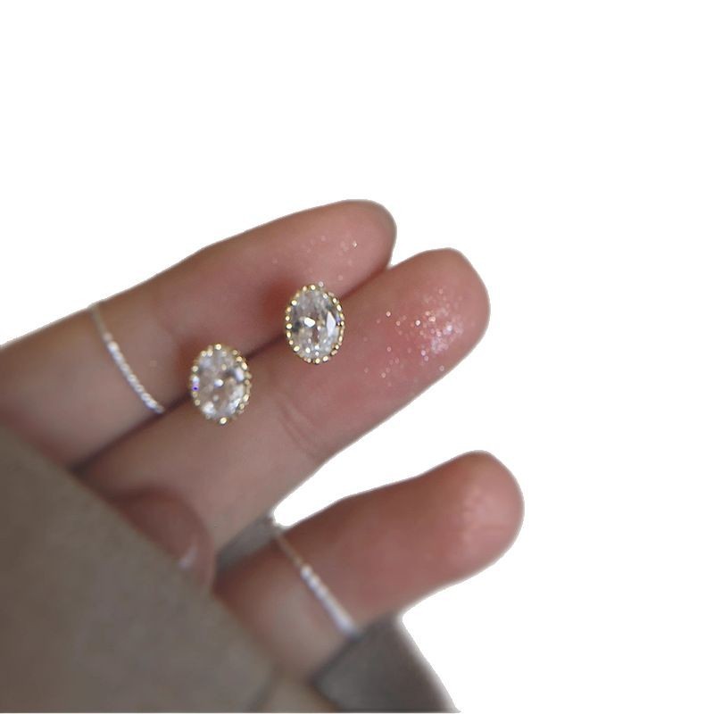 Gentle And Versatile Temperament Commuting Earrings