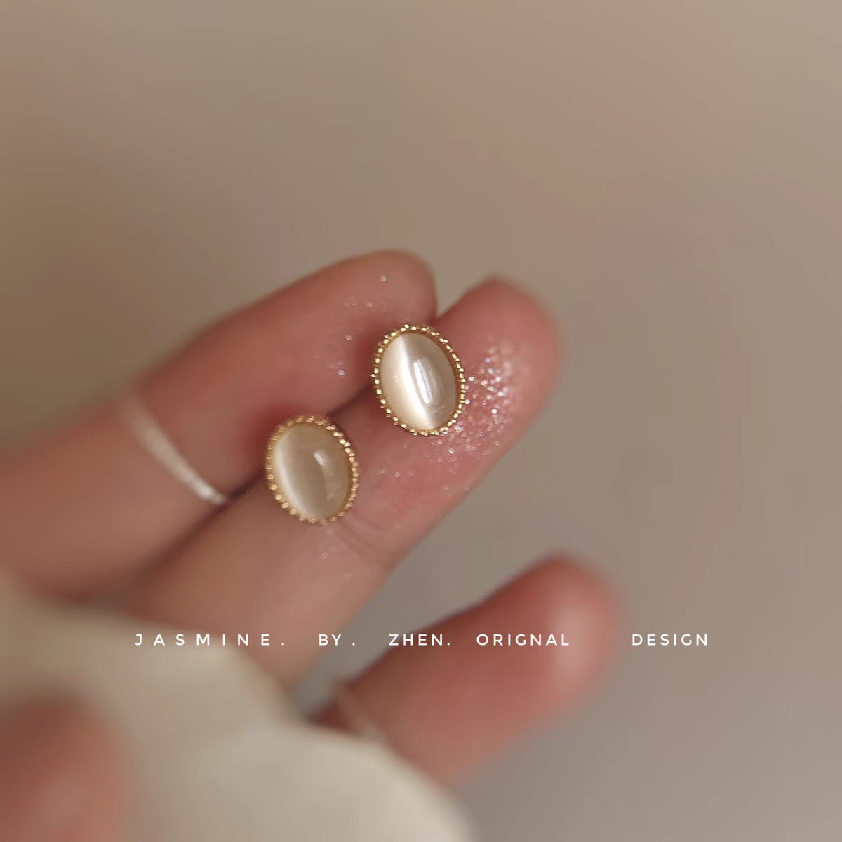 Gentle And Versatile Temperament Commuting Earrings